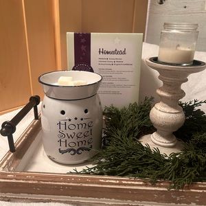 NWT Retired Homestead Scentsy Warmer, new in box never used.